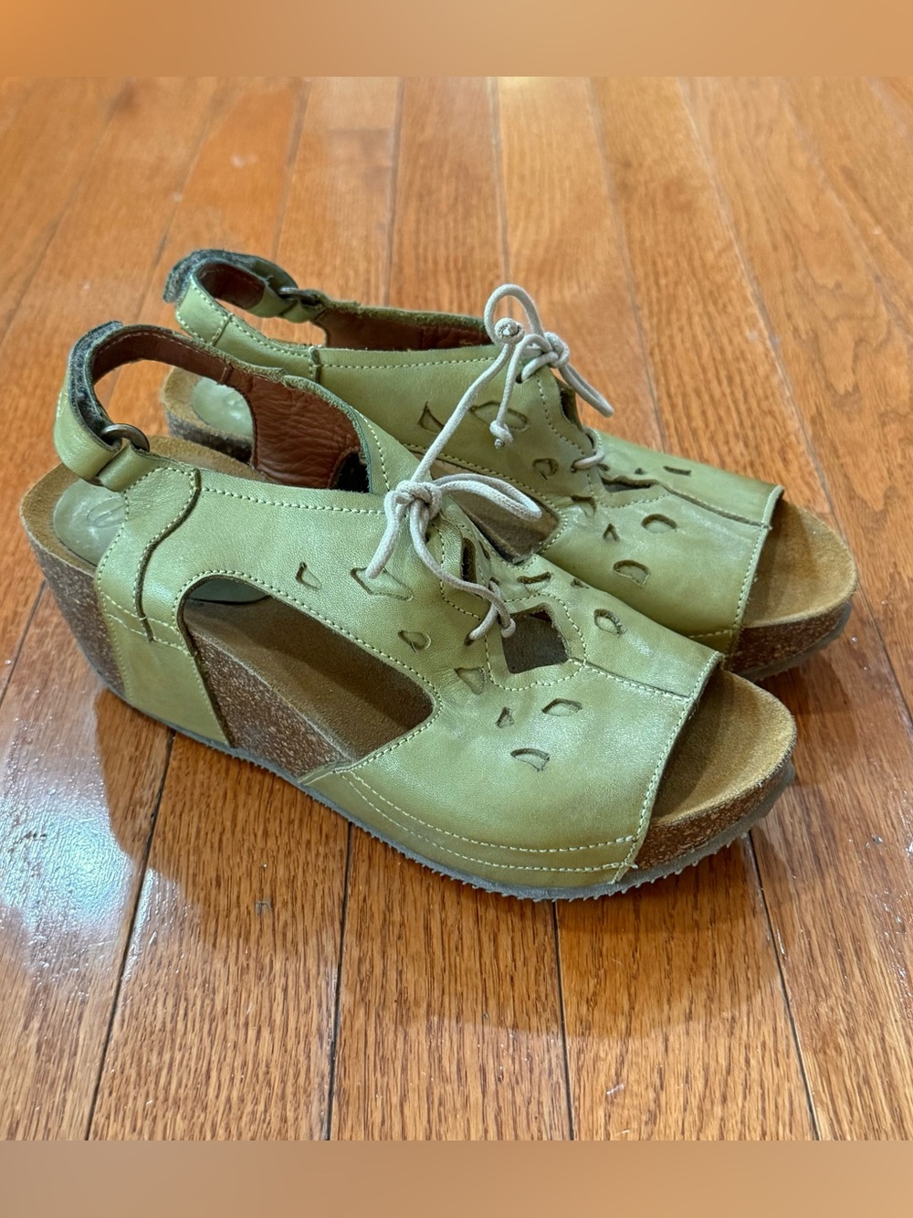 Sergio Tomani Women’s 36 6 Patricia Leather Cutout Wedges Sandals Cork Lagenlook